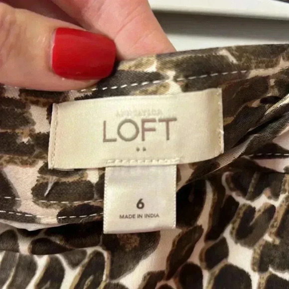 LOFT Leopard Print Pencil Skirt Size 6 Brown, Tan & Cream - Picture 4 of 7